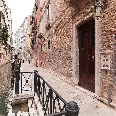 Zaguri לינה וארוחת בוקר