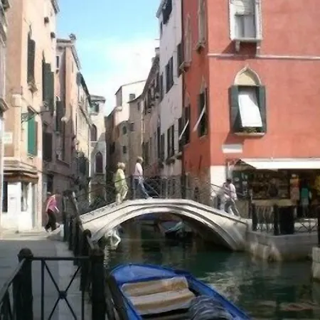 Oda ve Kahvaltı Zaguri