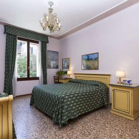 Zaguri Oda ve Kahvaltı Venedik